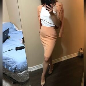 Escada Peach Two-Piece Skirt Suit - Tailored Button Front Jacket & Pencil Skirt